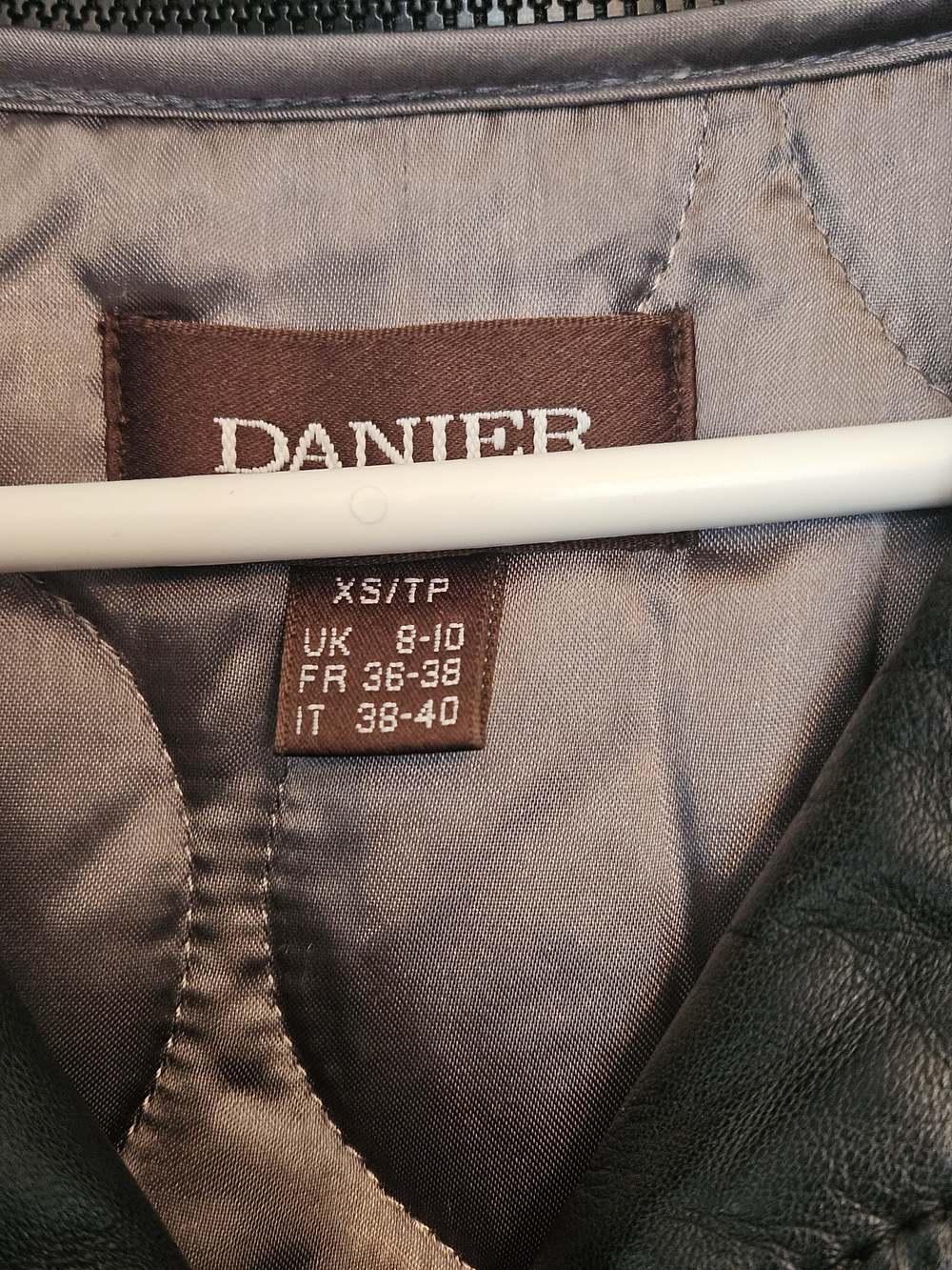 Danier Women's Leather Button-Front Jacket w/Removable Quilted Lining, Size XS - Picture 2 of 10